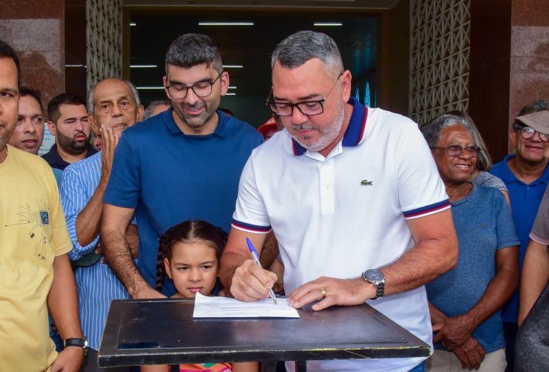 Assinatura de Ordem de Serviço para reforma da Praça Matriz de Ananindeua