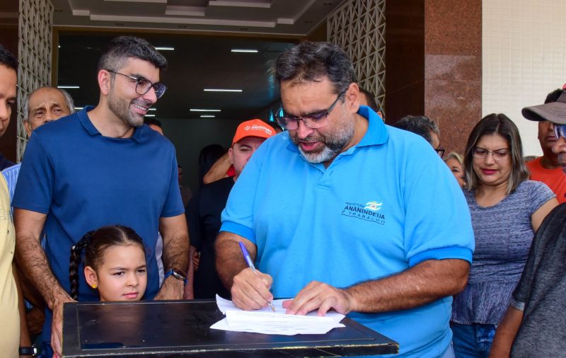 Assinatura de Ordem de Serviço para reforma da Praça Matriz de Ananindeua
