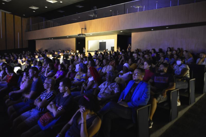 Conto da Lua e do Sol no Teatro de Ananindeua