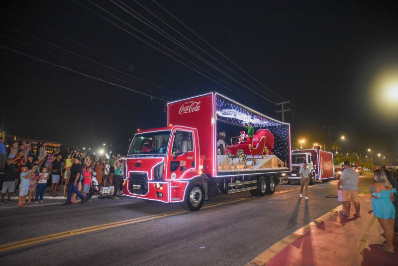 Caravana do Papai Noel e Coca Cola no Parque Vila Maguary