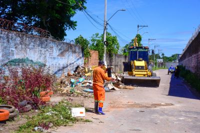galeria: Retirada de entulhos da rua Damasceno na Cidade Nova Vlll