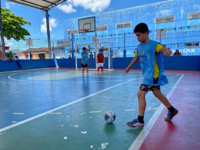notícia:  SELJ abre período de rematrículas para aulas do projeto esportivo "Bom de Bola, Bom de Escola" 