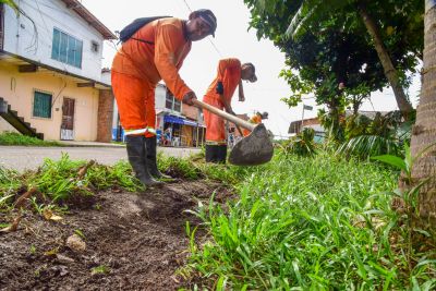 notícia: SEURB realiza mutirão de limpeza na comunidade Park Anne