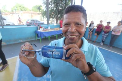notícia: Programa "Olhar Ananindeua" entrega 104 óculos para pacientes em Águas Lindas
