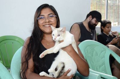 notícia: Cães e gatos são castrados em Águas Brancas pelo Castramóvel