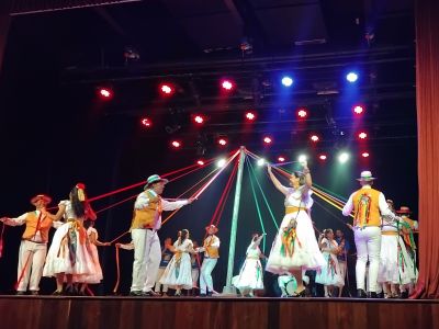 notícia: Show do Grupo Amazonia leva tradição e cultura paraense ao palco do Teatro Municipal de Ananindeua