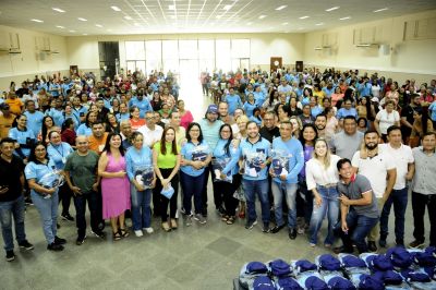 notícia: Mais de 700 agentes comunitários de saúde de Ananindeua ganham novos uniformes  