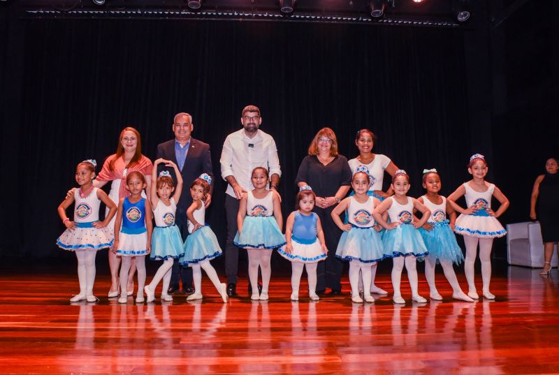 Lançamento do PPP, para Educação Infantil e Encontro de Políticas Públicas para Infância em Ananindeua, no Teatro Municipal