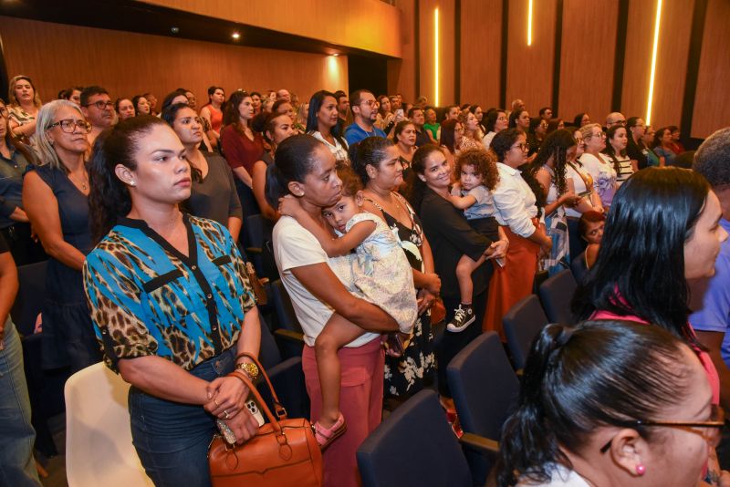 Lançamento do PPP, para Educação Infantil e Encontro de Políticas Públicas para Infância em Ananindeua, no Teatro Municipal