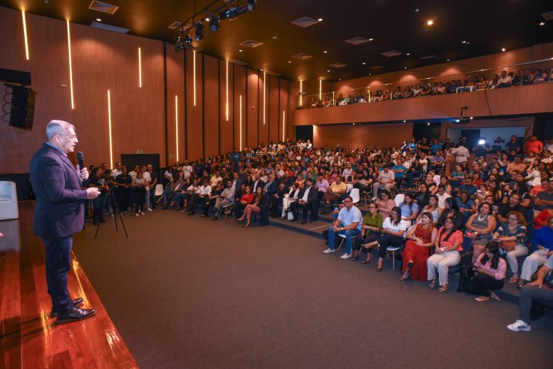 Lançamento do PPP, para Educação Infantil e Encontro de Políticas Públicas para Infância em Ananindeua, no Teatro Municipal