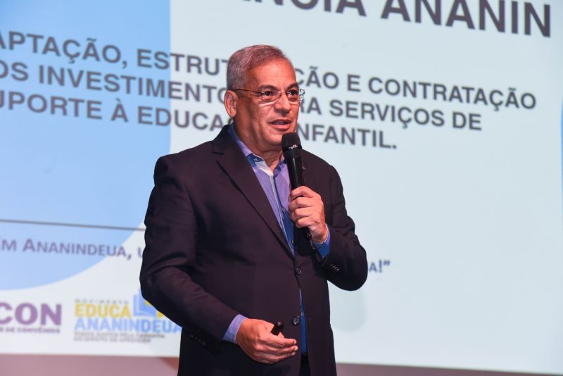 Lançamento do PPP, para Educação Infantil e Encontro de Políticas Públicas para Infância em Ananindeua, no Teatro Municipal