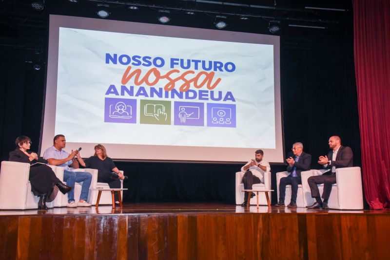 Lançamento do PPP, para Educação Infantil e Encontro de Políticas Públicas para Infância em Ananindeua, no Teatro Municipal