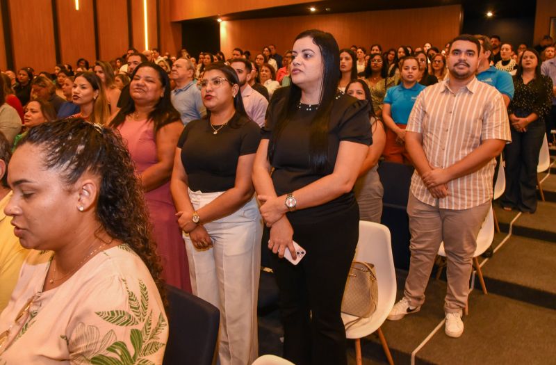 Lançamento do PPP, para Educação Infantil e Encontro de Políticas Públicas para Infância em Ananindeua, no Teatro Municipal