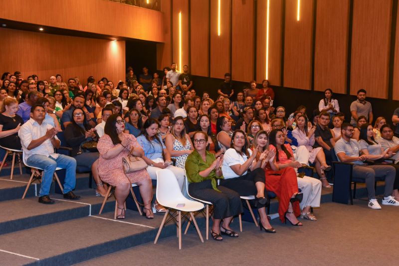 Lançamento do PPP, para Educação Infantil e Encontro de Políticas Públicas para Infância em Ananindeua, no Teatro Municipal