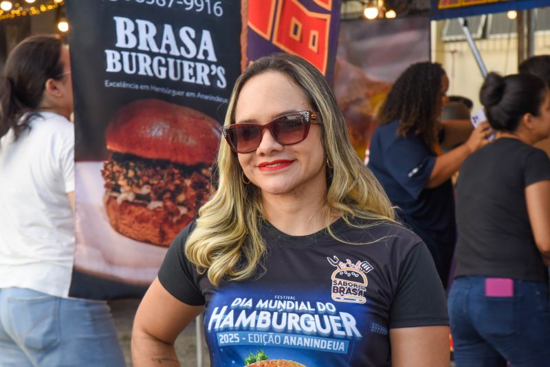 Dia Mundial do Hambúrguer no estacionamento do Abacatão
