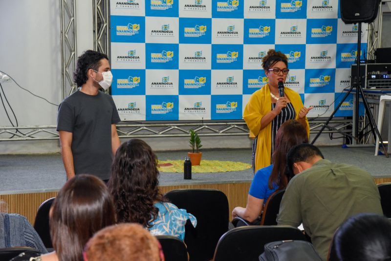 Formação de servidores no auditório da SEMED