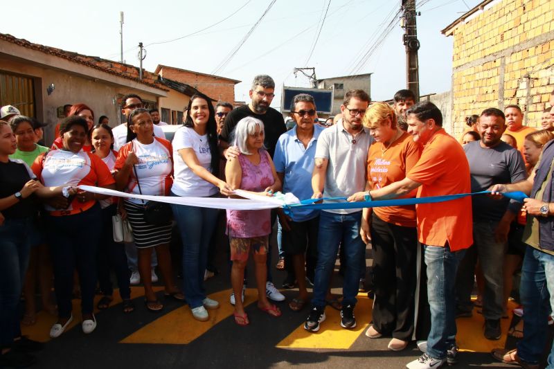 Inauguração de ruas pavimentadas, rua Belém, rua Recife, rua Manaus e rua Fortaleza no bairro Águas Lindas
