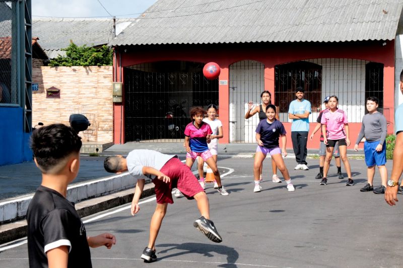 Caravana do Esporte na 2ª Parada na quadra do conjunto Sabiá no 40 Hs