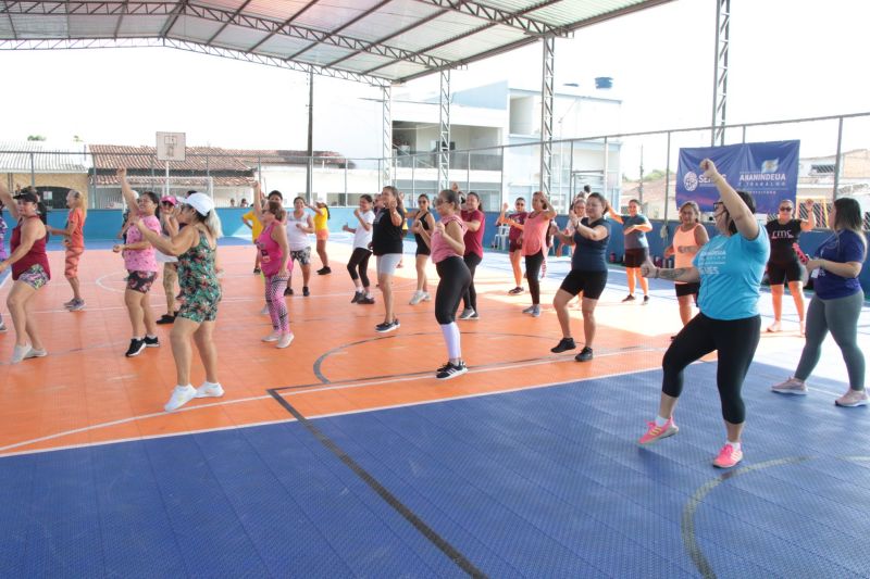 Caravana do Esporte na 2ª Parada na quadra do conjunto Sabiá no 40 Hs