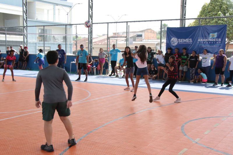 Caravana do Esporte na 2ª Parada na quadra do conjunto Sabiá no 40 Hs