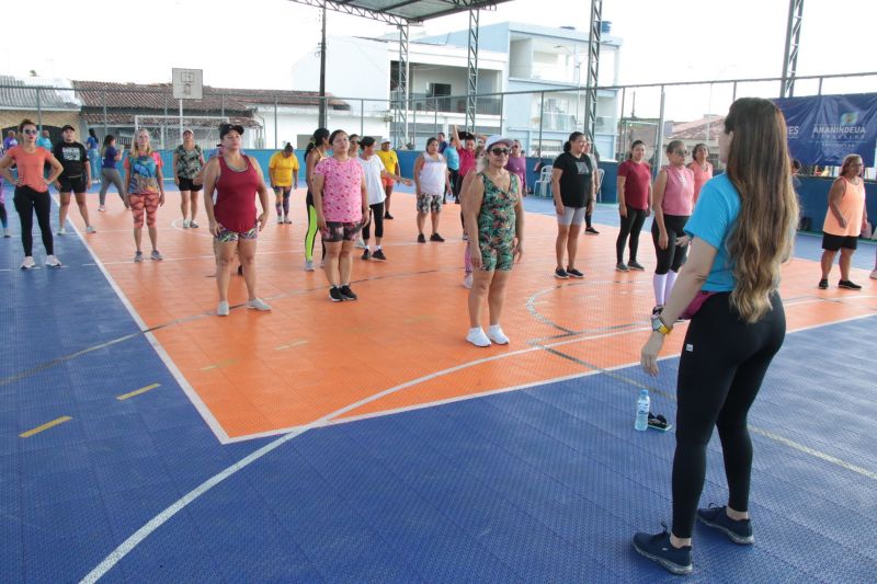 Caravana do Esporte na 2ª Parada na quadra do conjunto Sabiá no 40 Hs