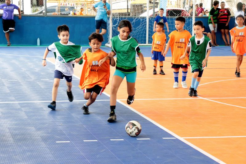 Caravana do Esporte na 2ª Parada na quadra do conjunto Sabiá no 40 Hs