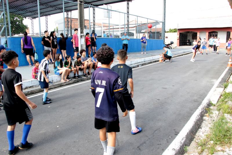 Caravana do Esporte na 2ª Parada na quadra do conjunto Sabiá no 40 Hs