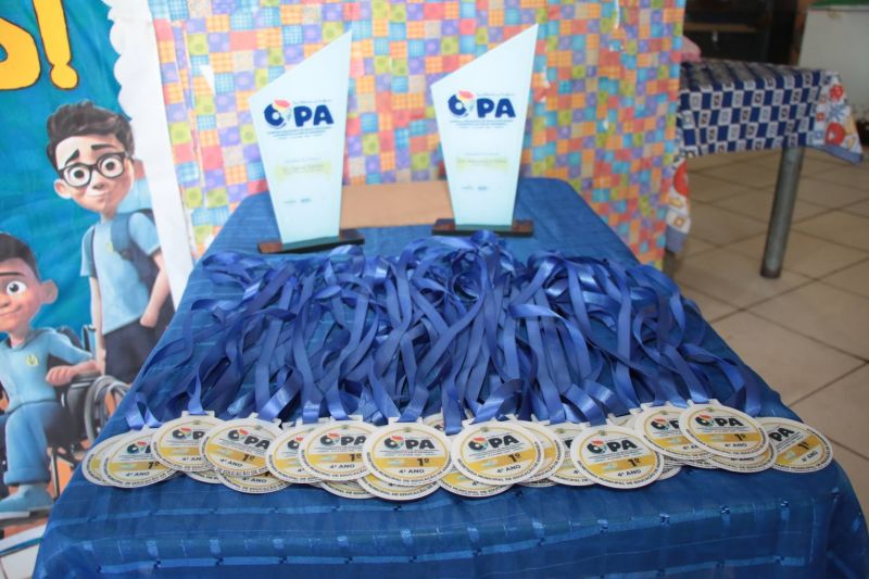 Entrega de Medalhas para alunos da EMEF Frederico Santos de Souza para os participantes da OPA 2024