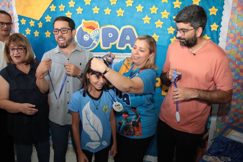 Entrega de Medalhas para alunos da EMEF Frederico Santos de Souza para os participantes da OPA 2024