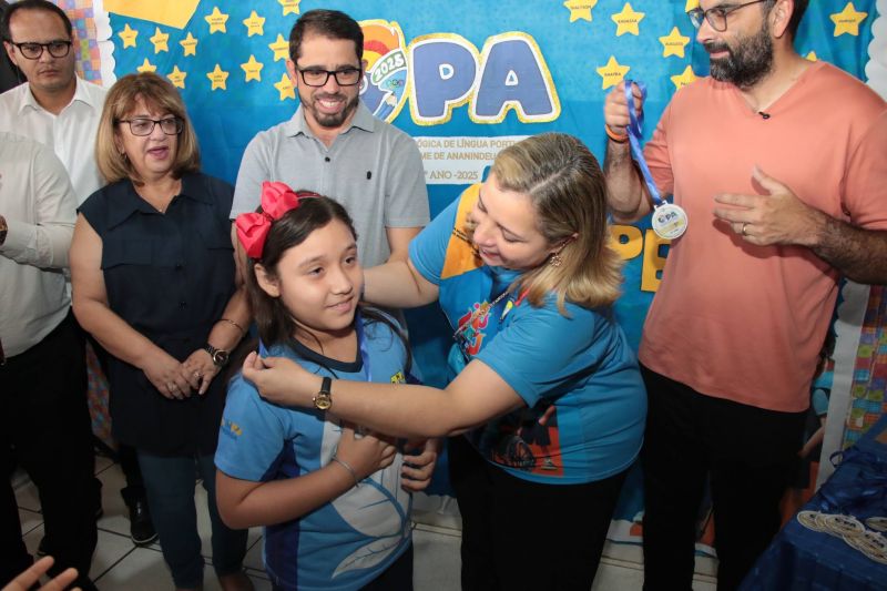 Entrega de Medalhas para alunos da EMEF Frederico Santos de Souza para os participantes da OPA 2024