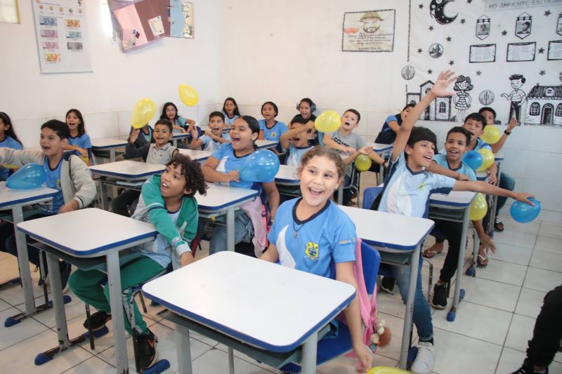 Entrega de Medalhas para alunos da EMEF Frederico Santos de Souza para os participantes da OPA 2024