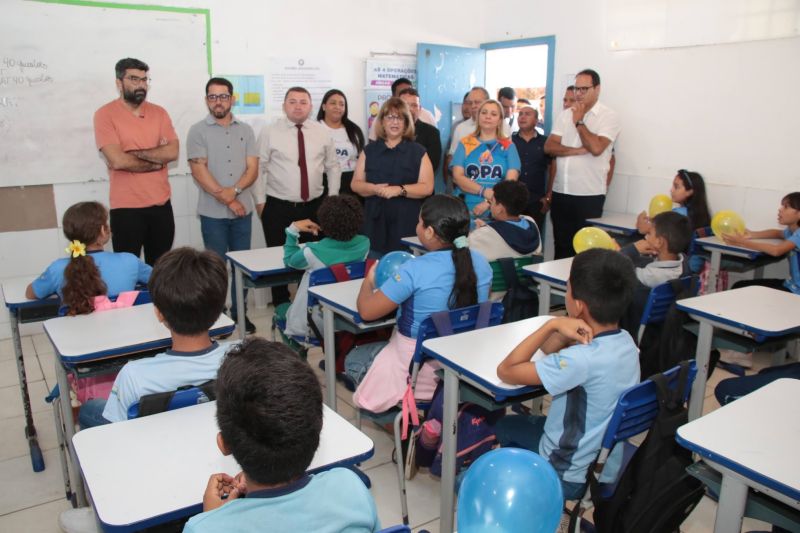 Entrega de Medalhas para alunos da EMEF Frederico Santos de Souza para os participantes da OPA 2024