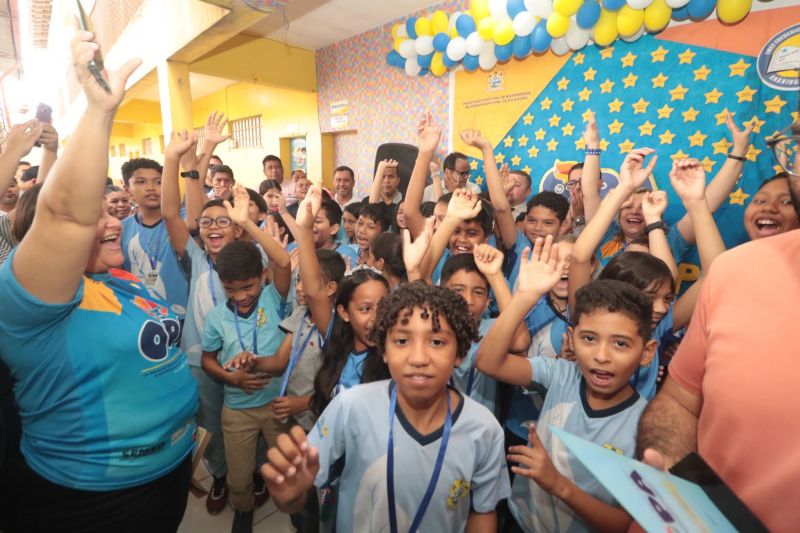 Entrega de Medalhas para alunos da EMEF Frederico Santos de Souza para os participantes da OPA 2024