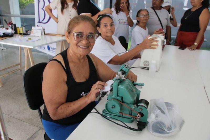 Curso de corte e costura no Céu das Artes no conjunto Julia Seffer