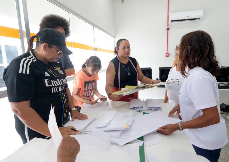 Curso de corte e costura no Céu das Artes no conjunto Julia Seffer