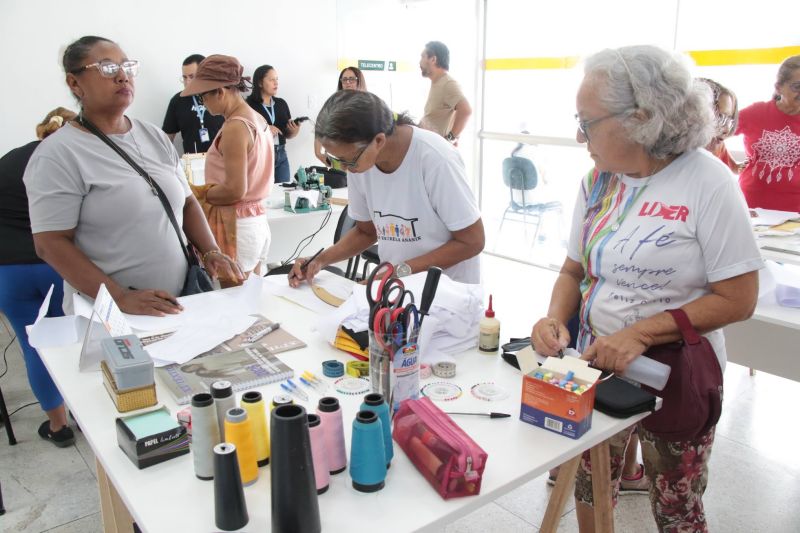 Curso de corte e costura no Céu das Artes no conjunto Julia Seffer