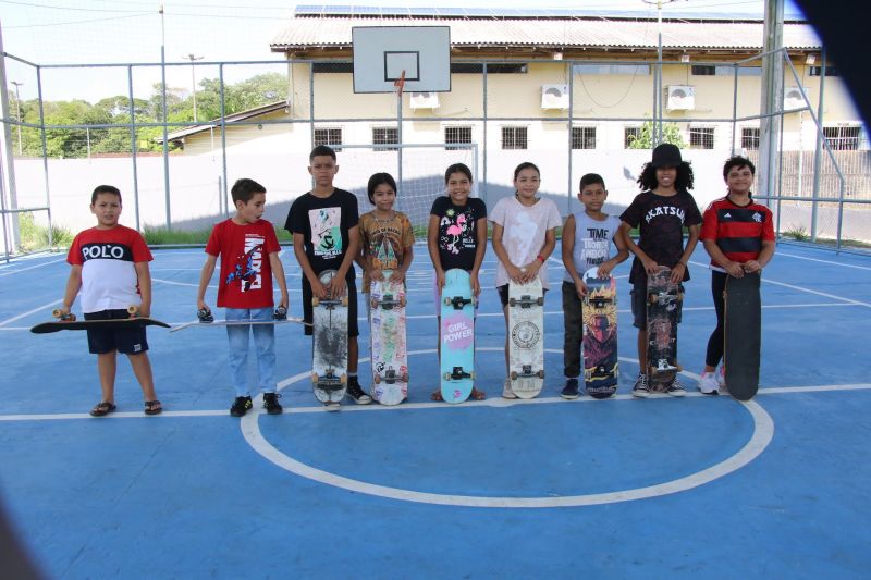 Oficina de Skate na quadra do Céu das Artes