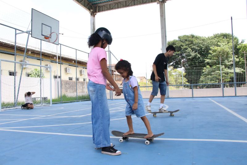 Oficina de Skate na quadra do Céu das Artes