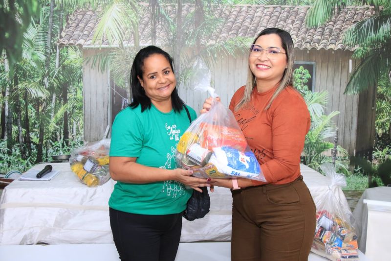 Entrega de benefício eventual no CRAS Curuçambá