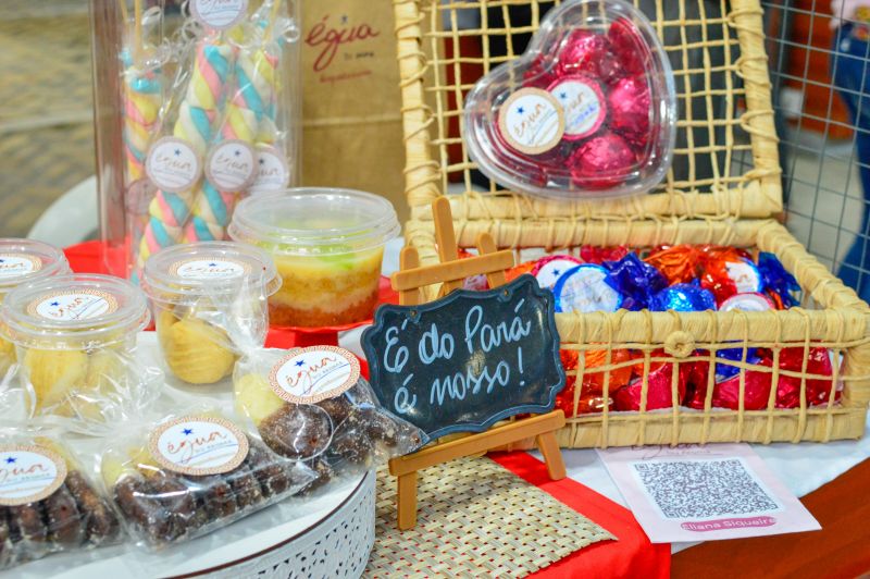 Feira do artesanato com exposição Doces que Encantam