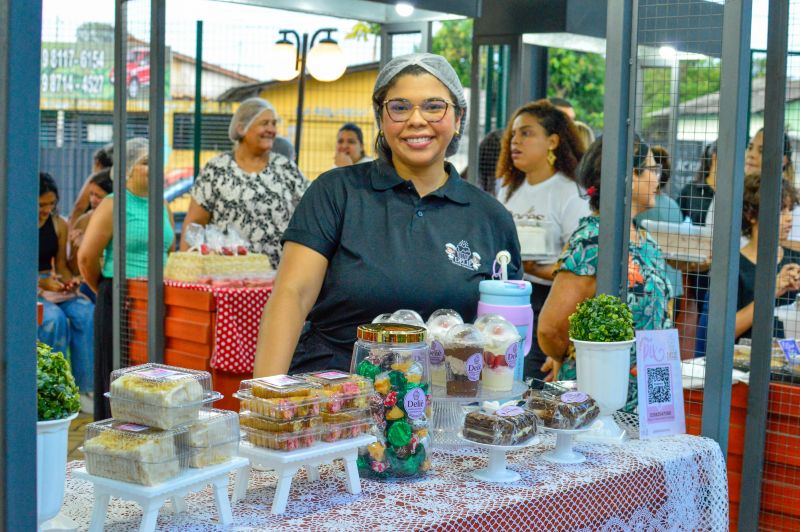 Feira do artesanato com exposição Doces que Encantam