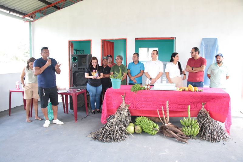 Inauguração da Biblioteca das Ilhas na comunidade Nova Esperança na Ilha João Pilatos