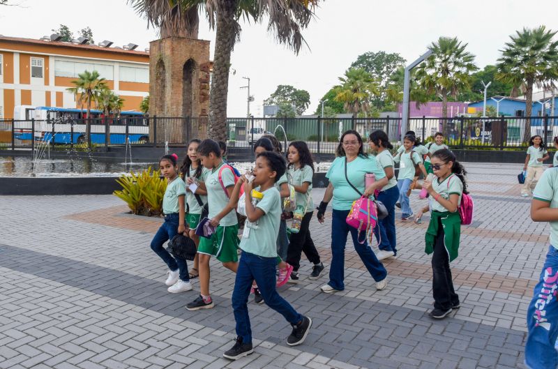 Visita guiada no parque Vila Maguary dos alunos da escola Gregório de Almeida Brito