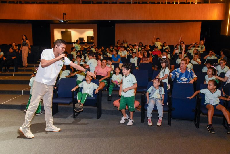 Visita guiada no parque Vila Maguary dos alunos da escola Gregório de Almeida Brito