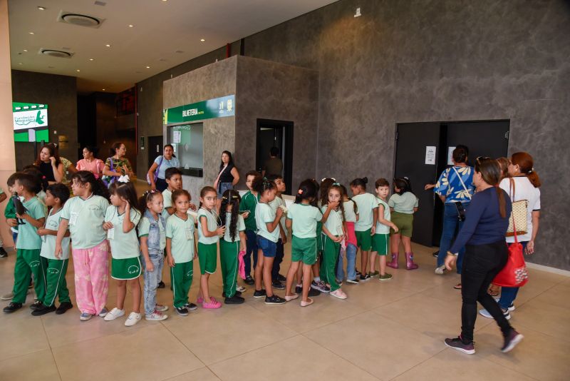 Visita guiada no parque Vila Maguary dos alunos da escola Gregório de Almeida Brito