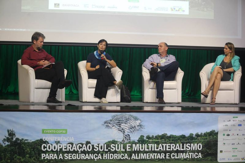 Fórum Internacional Pré-COP 30 no Teatro Municipal