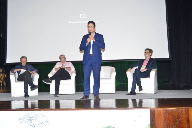 Fórum Internacional Pré-COP 30 no Teatro Municipal