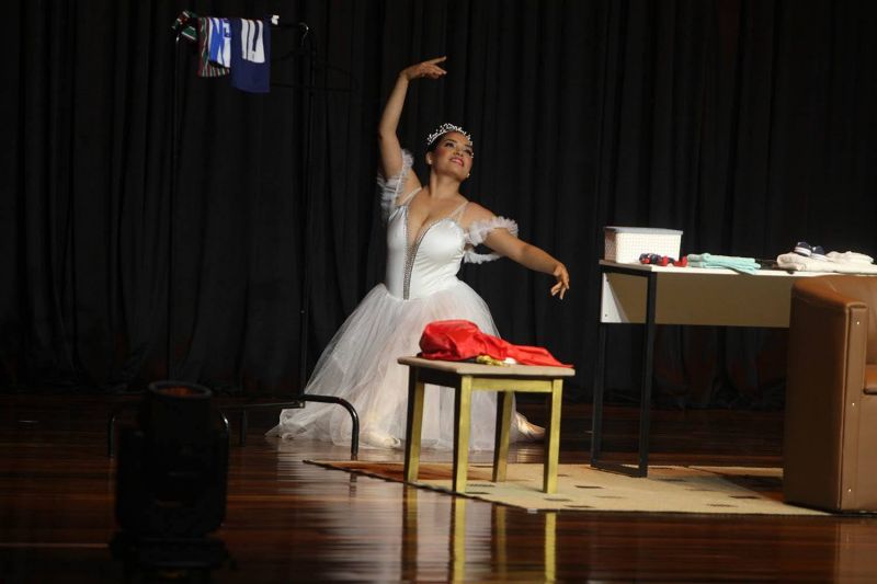 Monólogo além do silêncio com peça teatral de inclusão Autista