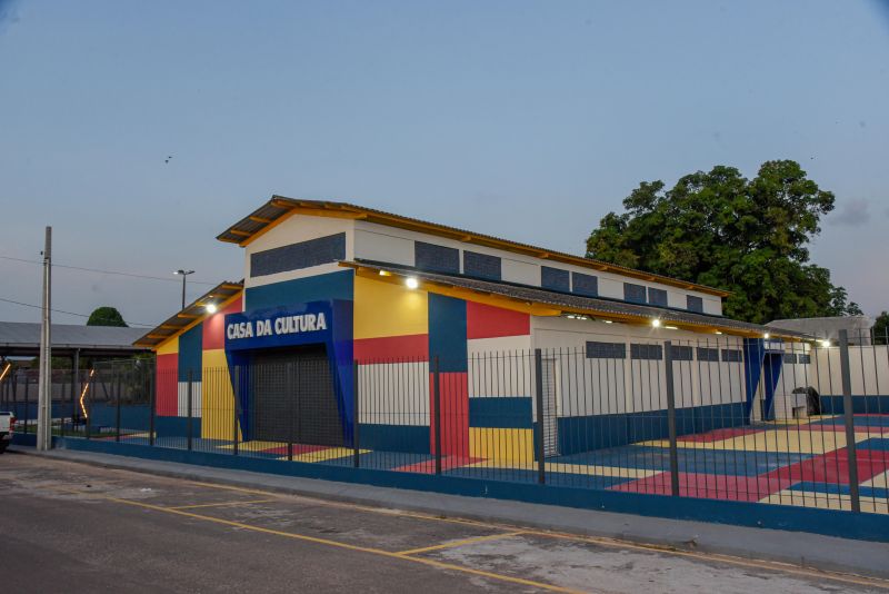 Praça Parque das Águas e Casa da Cultura em Águas Lindas