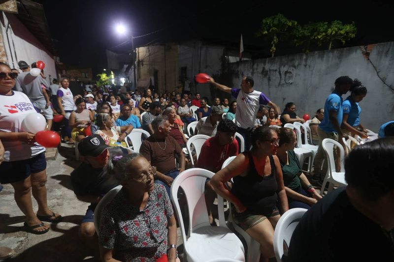 Entrega de Registro de Imóveis na Comunidade Levilândia